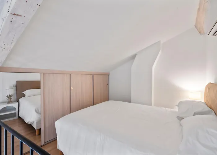 Portail Neuf Daire Saint-Tropez